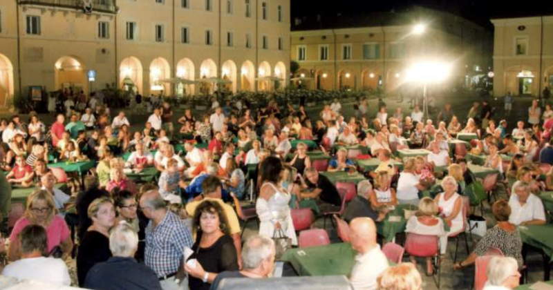 Burraco in piazza